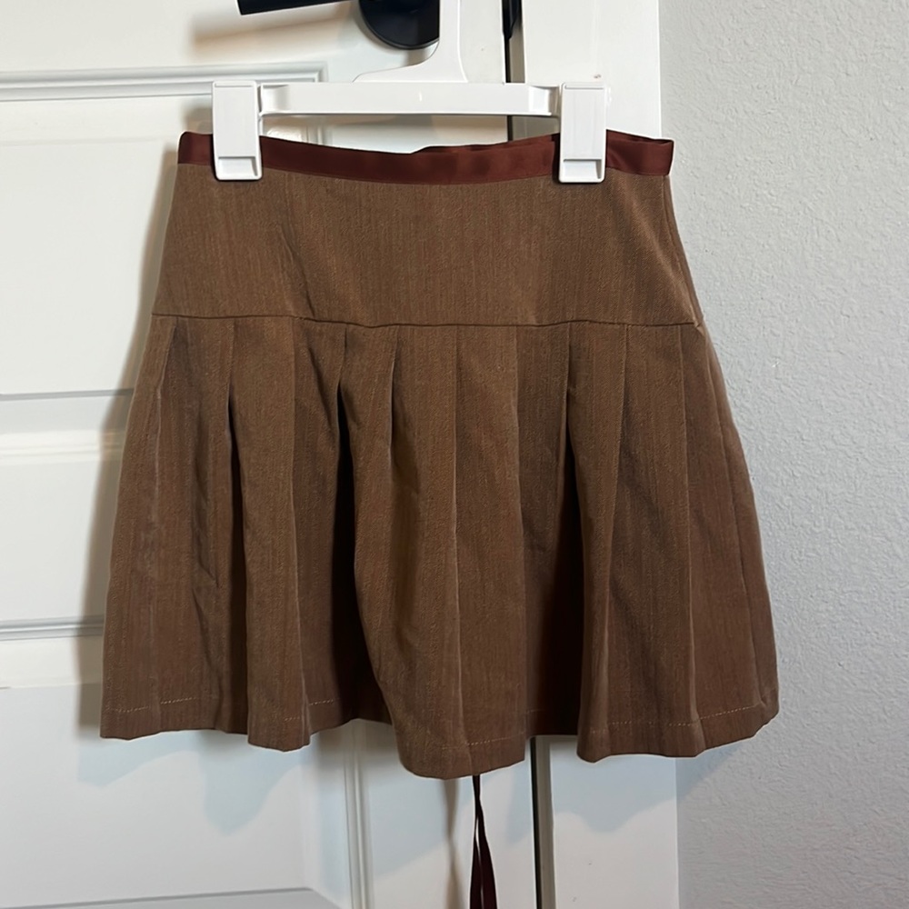brown pleaded skirt